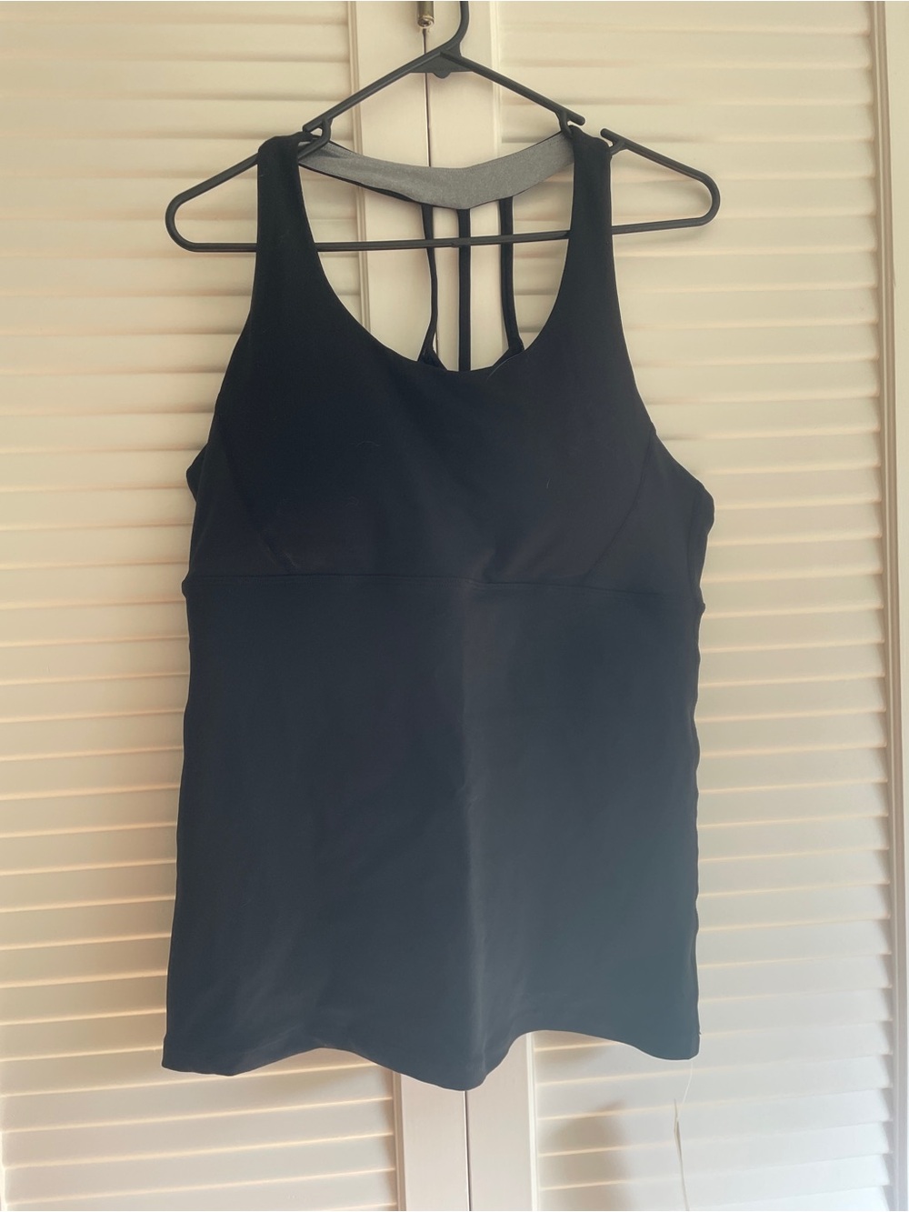 Olga NWT Black Strappy Open Back Workout Athletic Tank Top